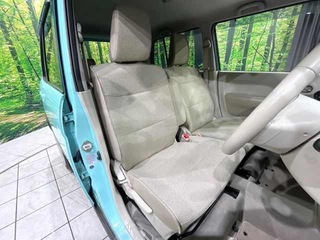 運転席シート廻りは使用感も少なく、良好な状態となっています。丁寧に使われていたことがよくわかりますね。