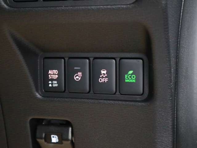 当社の展示車は全車両に”社団法人自動車公正取引協議会”の車両状態説明書を掲示しております。修復歴の有無は勿論、ドア等の外板の交換歴の有無までも表示☆口頭説明では無く書面にてお渡ししております♪