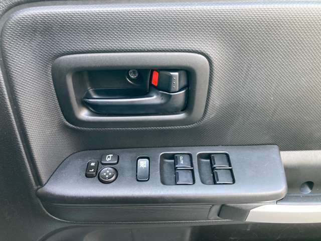 西日本自動車のココが安心！！その6当社日岡店でご購入頂いた車両には全車3ヶ月・6ヶ月・12ヶ月または3000キロ・6000キロ・10000キロ（輸入車、お買い得車除く）整備保証を付けさせていただいております。