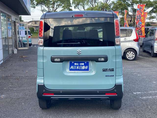 『全てのお客様に安心を』　自社整備工場にて厳しいチェックを通過した車両には点検記録簿と保証書を発行し、整備保証を付けさせていただきます。(一部車両を除く)