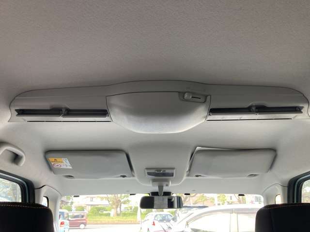 西日本自動車のココが安心！！その5車の運転中に不意に巻き込まれてしまう交通事故。相手側との示談交渉や修理代のこと、さらにレンタカーの手配など、一人ではパニックになってしまいそうです。そんな時でも安心！！