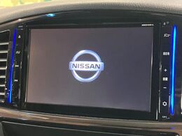 【大画面ナビ】人気の大型○○インチナビを装備。存在感のある大画面はインパクト大！ナビ利用時のマップ表示は見やすく、テレビやDVDは臨場感がアップ！いつものドライブがグッと楽しくなります♪