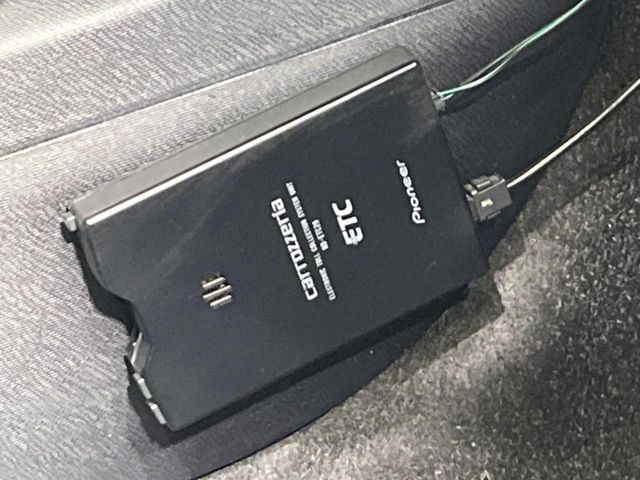 【ETC】高速道路の料金所をストレスなく通過！話題のスポットやサービスエリアに多い「スマートIC」利用時は必須のアイテムです。当店でセットアップを実施、ご納車当日からすぐにご利用いただけます！