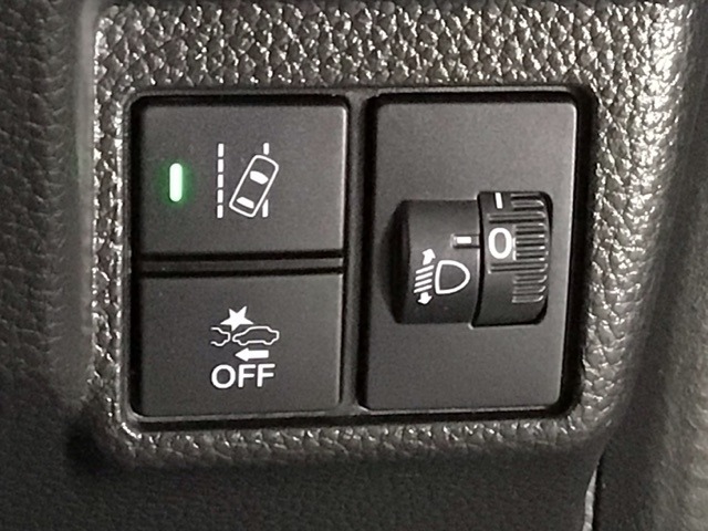 ホンダが推し進める総合先進安全装備のセンシング搭載！　衝突や斜線はみだしなどの危険が予測される時、センサーが警告。ヒューマンエラーを高度先進技術が補完してくれます。