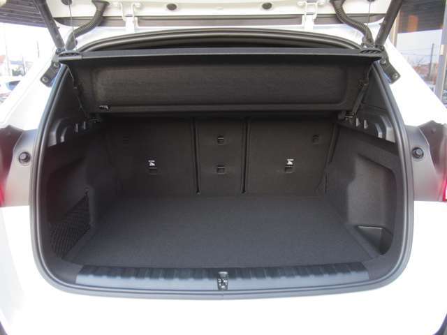 荷室も広く買い物やレジャーでも活躍してくれます♪