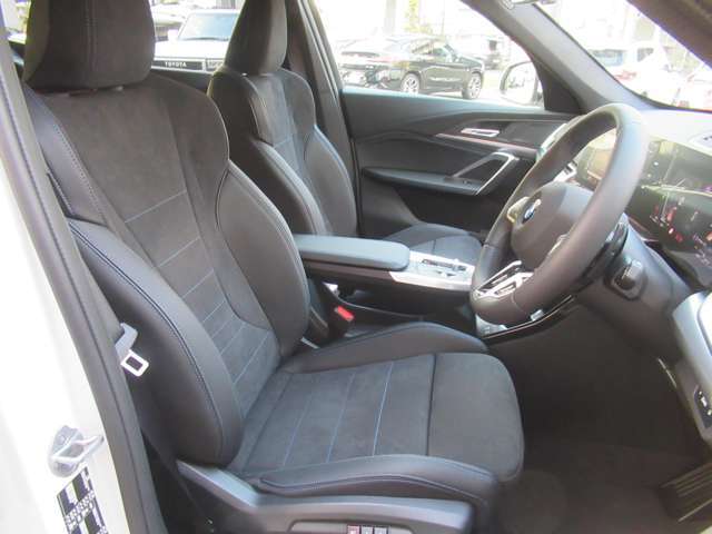 ハーフレザーシート　パワーシート　シートヒーター完備♪