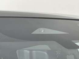 【　衝突被害軽減ブレーキ　】衝突軽減ブレーキ付き♪誤操作で万が一、前方の車に衝突しそうになった際に自動でブレーキが作動し衝突の被害を軽減します！