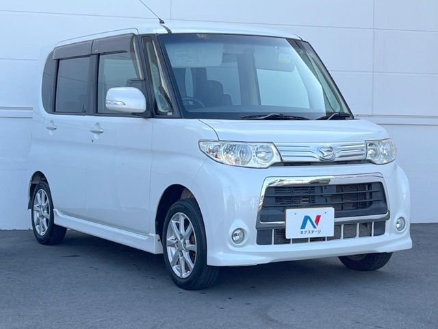 大好評のボディコーティング「弾スプラッシュコート」もご納車までに施工可能。通常のガラスコートと異なる、耐久年数6年の無機質ガラスコーティングが、ボディをキレイな状態に保ってくれます。