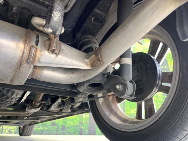 お車を安心してお乗りいただく為には、足回りの定期点検が欠かせません。サービスサポート（有償保証）では無料点検もご提供しており、安心のカーライフをお過ごしいただけるサポート体制が整っています。