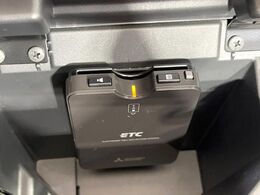 【ETC】高速道路の料金所をストレスなく通過！話題のスポットやサービスエリアに多い「スマートIC」利用時は必須のアイテムです。当店でセットアップを実施、ご納車当日からすぐにご利用いただけます！