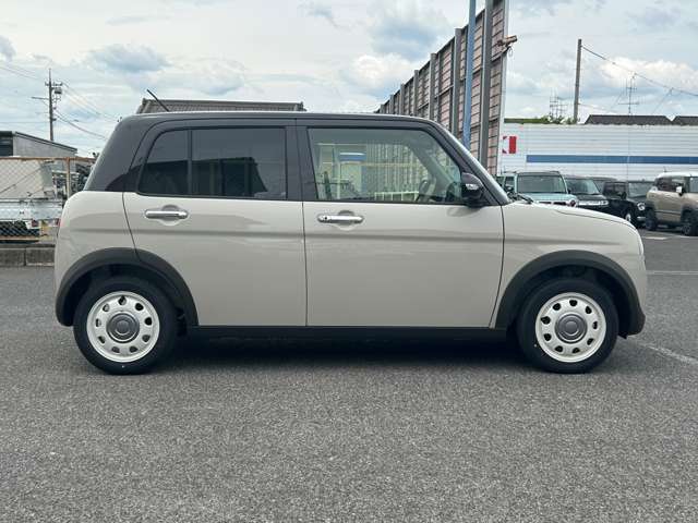 ◆ルームクリーニング◆中古車は匂いや汚れが気になる...そんな不安を和らげるルームクリーニングも施工可能です。是非ご相談ください。