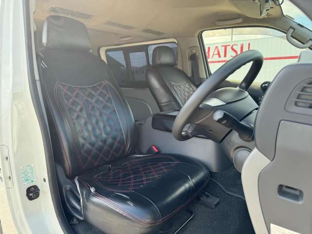運転席シート廻りは使用感も少なく、良好な状態となっています。丁寧に使われていたことがよくわかります。