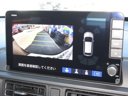 バックをするとき自動でリアの様子が映る『リアカメラ』付き！　ナビ画面で確認しながらバックができますから安心ですね。でも、目視も大切ですよ！安全第一でお願いします！