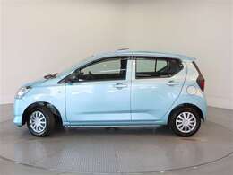 室内外はもちろん、ニオイの元となるフロアカーペットまで消臭・除菌を実施。中古車を気持ちよくお乗りいただけるクリーニングサービスです。詳細は販売店スタッフまでおたずねください。