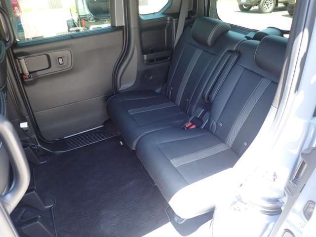 認定指定工場にて整備点検後の納車とさせて頂いております。交換部品が出る場合でも費用は一切頂きません！（部品代・作業工賃　共に無料）　ご安心してお乗り頂けます。