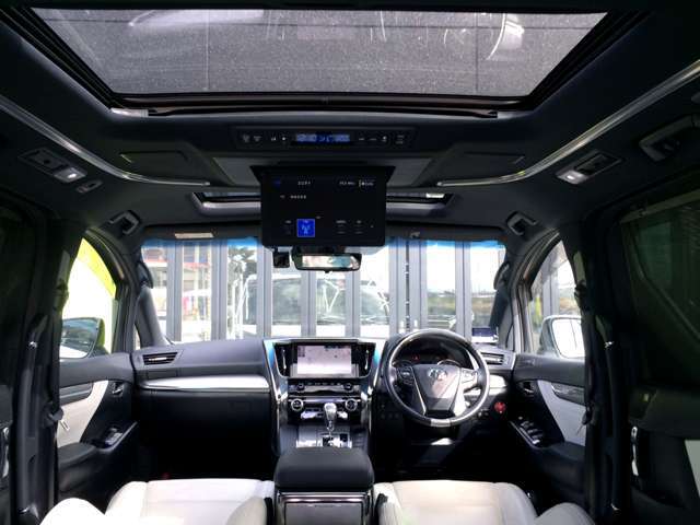 Wサンルーフ、JBLサウンド純正ナビ＋ワイド純正電動フリップダウンモニター、本革トリプルオットマン・エグゼクティブエアPシート、シートエアコン、プリクラッシュ、レーダークルーズなど、豪華装備満載です！