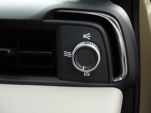 ●『U-Select　Premium』対象車両です！通常1年間の保証期間ですがU-Select　Premiumは納車から2年間の保証期間。万一の保証修理は全国のホンダディーラーをご利用いただけます。