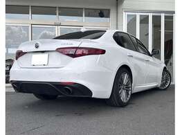 パーキングセンサー、カメラ装備