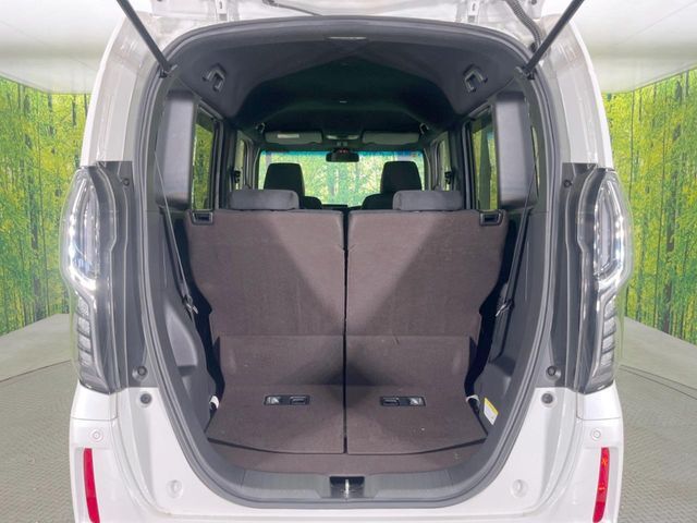 普段のお買い物や通勤、送迎等に十分な荷室スペースを確保しております。セカンドシートを倒すと、大きな荷物の積載も可能です♪