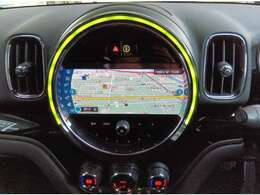 お出掛けの強い味方！ナビゲーションシステムを装備しております。各エクスペリエンスモードによって配色が切り替わります。