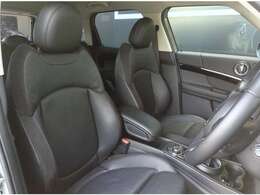 レザークロス・パンチ　カーボン・ブラック