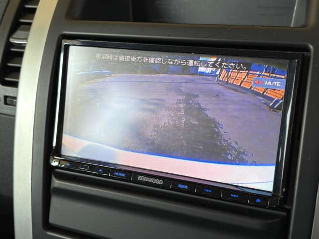 車庫入れ楽々バックカメラ装着。