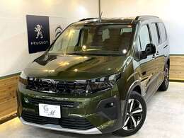 お洒落で可愛くも乗れるフランス車は女性にとってファッションの一部として取り入れられる方もいらっしゃいます☆