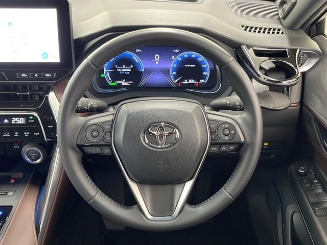 【ステアリングスイッチ】運転中、前方から目線をそらすことなく、オーディオ等の操作が可能な便利機能！安心＆快適なドライブを演出してくれます♪