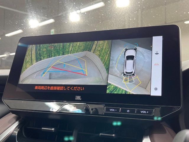 【パノラミックビューモニター】専用のカメラにより、上から見下ろしたような視点で360度クルマの周囲を確認することができます☆死角部分も確認しやすく、狭い場所での切り返しや駐車もスムーズに行えます。
