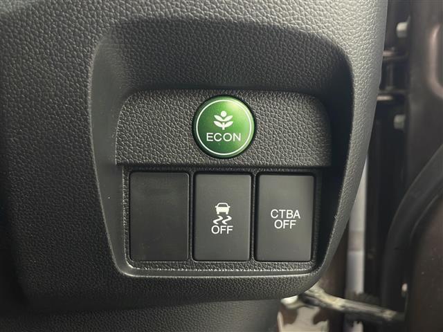 【運転席操作部】快適なドライブを楽しむための機能が装備されています！運転席から触れるので、使いやすいです！除菌プランいれていただくと、さらに清潔で安心していただけます！