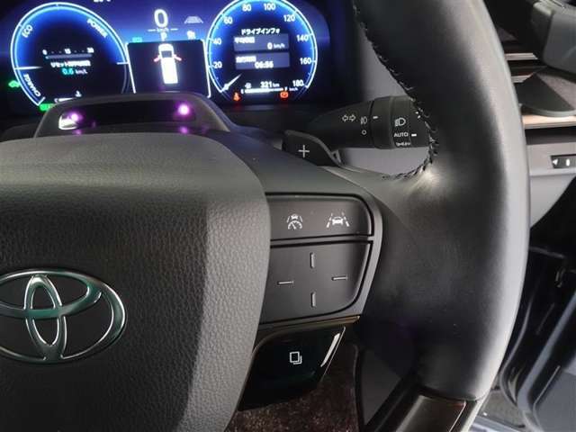 トヨタが誇る衝突被害軽減ブレーキとペダル踏み間違い防止装置を搭載したサポカーS車です。レーダークルーズコントロールも装備してます。