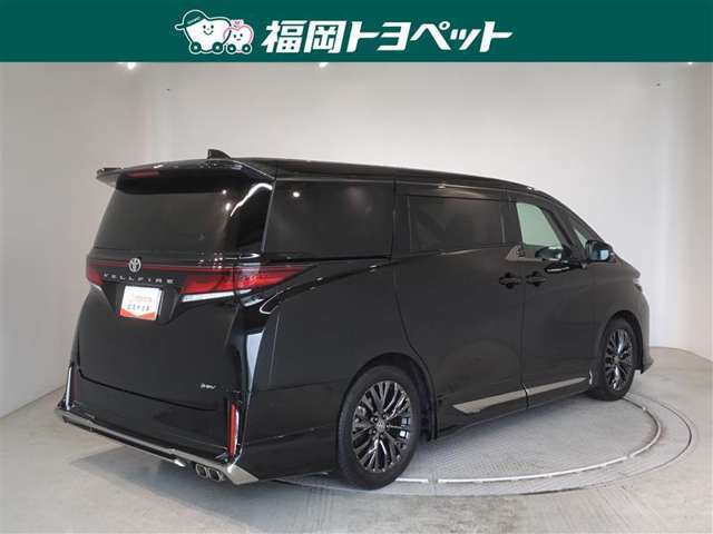 色は人気のブラックです。