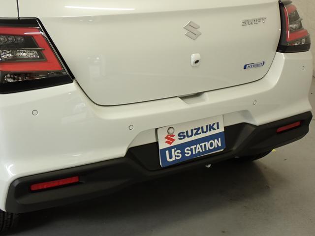 駐車時などの低速でも反応する　低速時ブレーキサポート。前進にも後退にも対応しています。