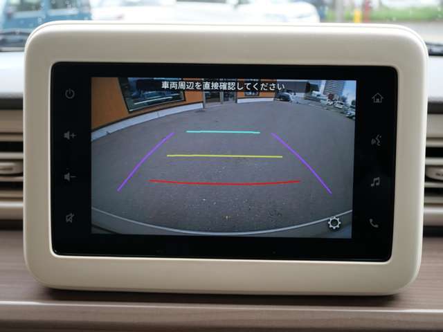 バックカメラも搭載！車庫入れ時も安心ですよ！