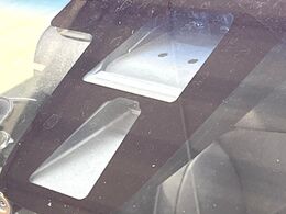 【シティブレーキアクティブシステム】低速走行中に前方の車両等を認識し、衝突しそうな時は警報とブレーキで衝突回避と被害軽減をアシスト。より安全にドライブをお楽しみいただけます。