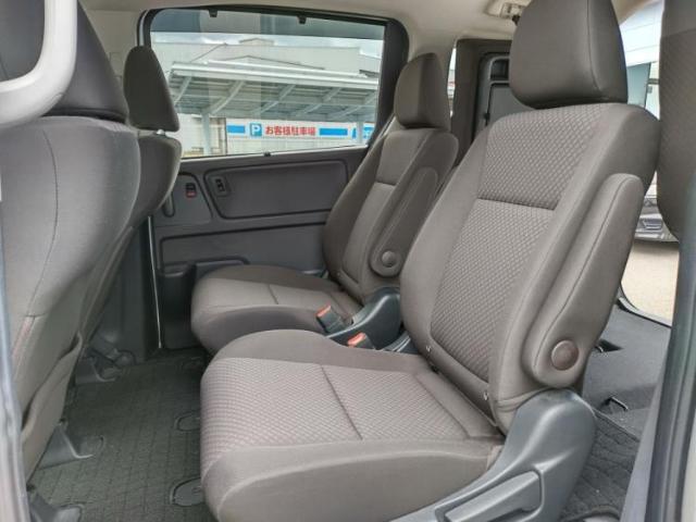 WECARSでは各商談席に大型モニターをご用意しております！見やすい大画面でゆったりと全国の在庫をご覧いただけます！是非ご来店お待ちしております！