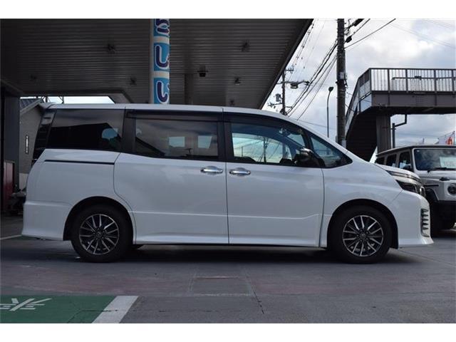 サイドのシルエットも格好いい！