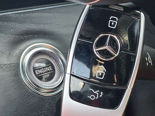 ご遠方の場合でも、下取り車両の金額を概算でお出しすることは可能でございます。車検証をお手元に、走行距離をご確認の上お問い合わせくださいませ。