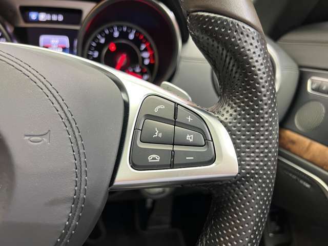 【運転席操作部】『運転席周辺の装備』の画像になります。快適なドライブを楽しむための機能が装備されています！運転席から触れるので使いやすいです！