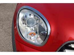 ヘッドライトはくすみ、汚れもなくクリアで綺麗な状態です。