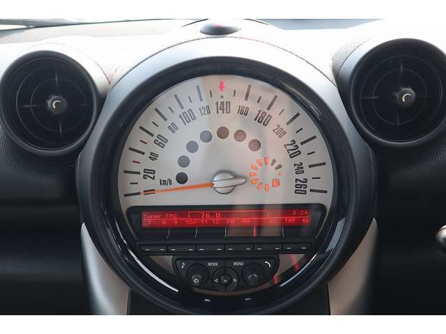 エアコン、各種電装品も不具合なく正常に作動します。