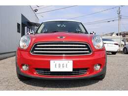 MINI特有の丸みのあるデザインでキュートなボディライン♪！