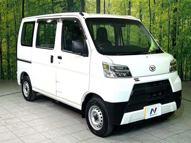 大好評のボディコーティング「弾スプラッシュコート」もご納車までに施工可能。通常のガラスコートと異なる、耐久年数6年の無機質ガラスコーティングが、ボディをキレイな状態に保ってくれます。