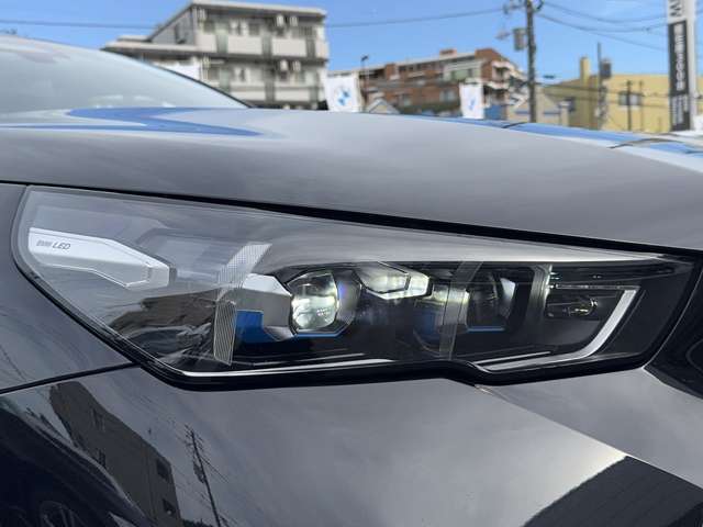 サービスにはドイツ本国と同様に教育と訓練を受け、BMWを知り尽くした「マイスターメカニック」が数多く在籍しております。納車前点検整備で、お客様に安心と安全をお届けいたします。