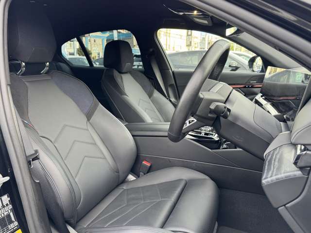 国道246号線沿い、南町田グランベリーパーク駅すぐ。BMW Premium Selection 東名横浜/〒194-0004 東京都町田市鶴間5-18-1/TEL：042-788-8022