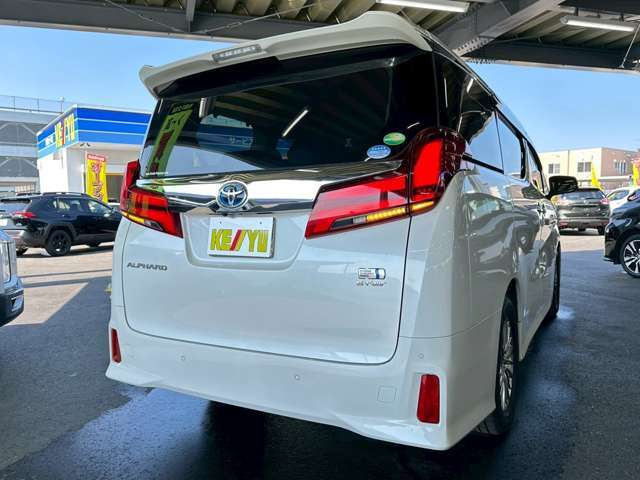 当社で整備の車両には4ヶ月の消耗品も含む【無料保証】付き☆オプションで1年または2年の延長の保証（更新可能）もご用意☆遠方のお客様でも安心♪お近くのディーラーさんにて保証修理をお受け出来ます☆