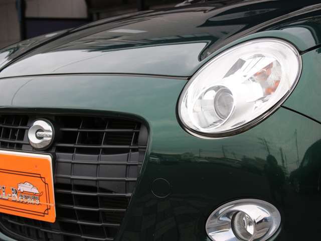 黄ばんでいてはカッコ悪いので全車ヘッドライトは磨いてあります！これだけで年式が新しく感じます！！