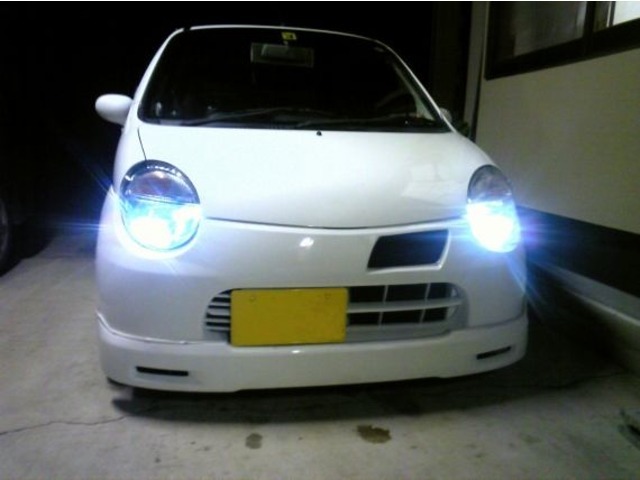 Bプラン画像：純白で明るいポジション灯で車に新しさとバッテリーの負担を減らします！