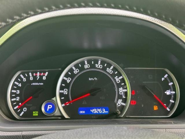 WECARSの展示場では実際に見て、触ってお車をお選びいただけます！知識の豊富な営業スタッフが様々なカーライフをご提案いたします！