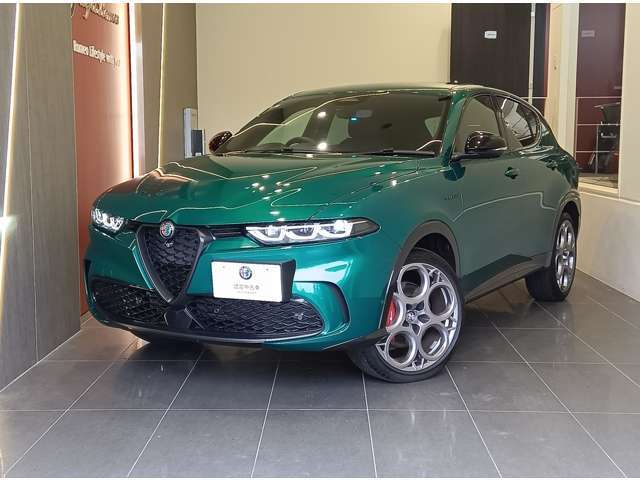 【MY2023 TONALE PHEV Veloce モントリオールグリーン】弊店デモカーのご紹介です。フルLEDマトリクスヘッドライト、12.3インチデジタルクラスターメーター、マルチメディアディスプレイを備えた新世代モデルです！